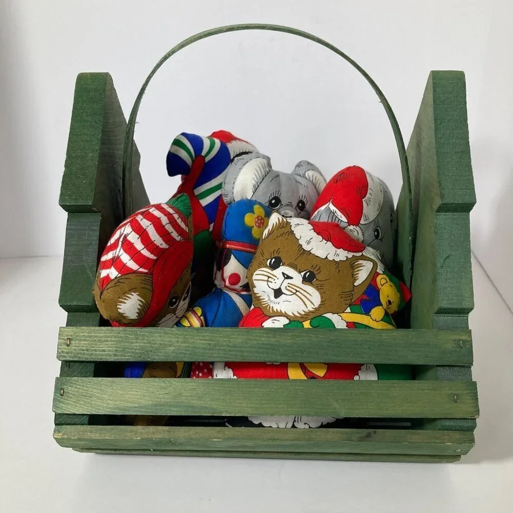 Wooden Christmas Tree Basket Sawmill Critters Selmer TN Handmade Critters 9 x 10